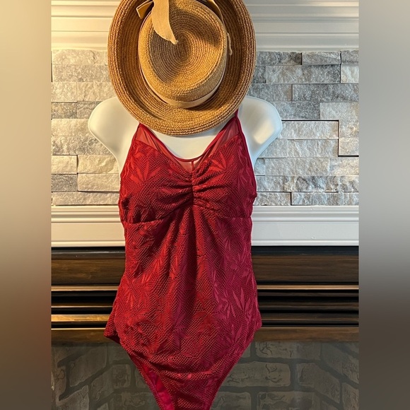 Cupshe Maroon Textured Ruched One-Piece Swimsuit – Size Medium - Picture 1 of 4